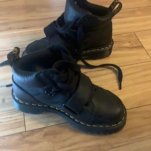 Size too small. I’m a UK4.